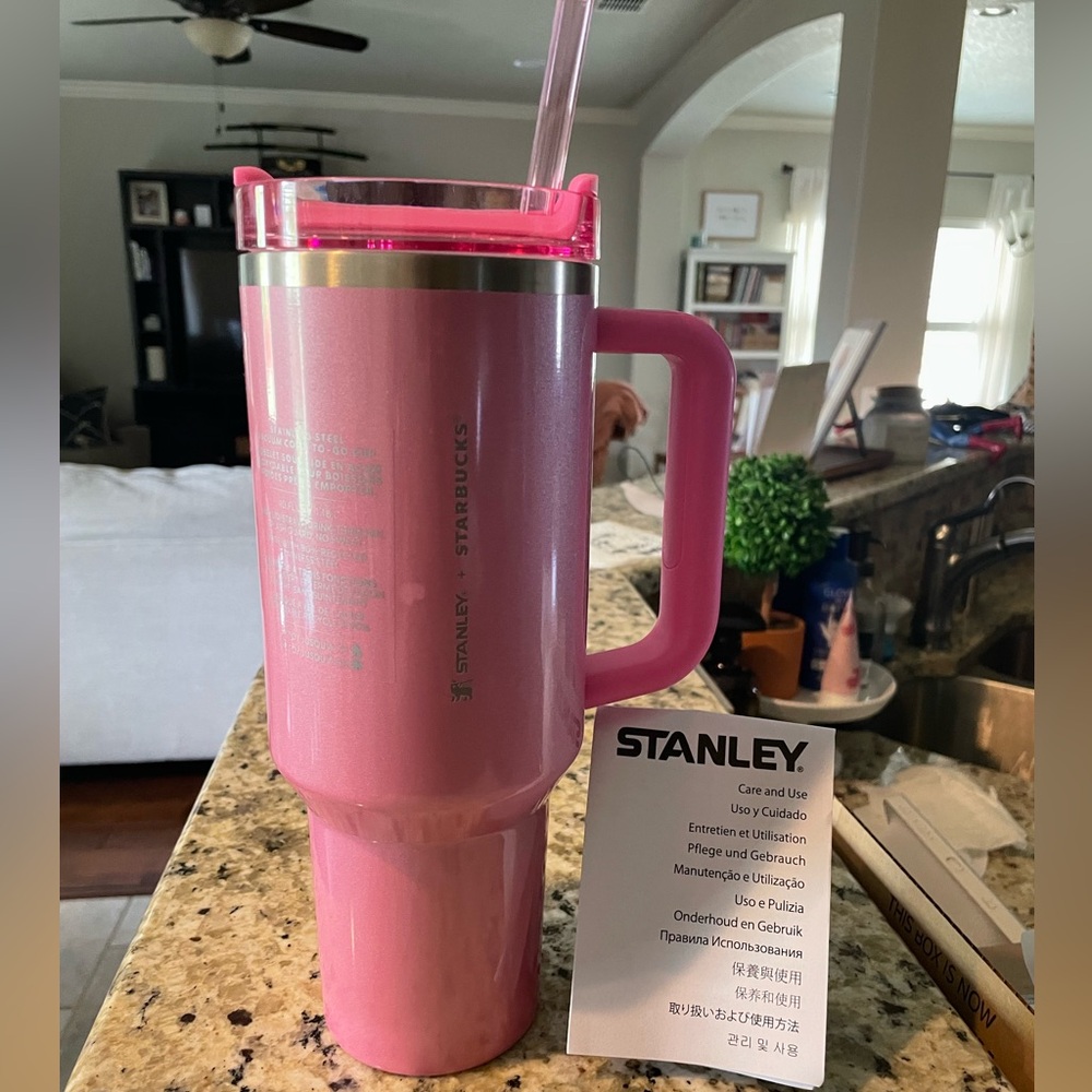 Stanley x Starbucks pink 40 OZ, New